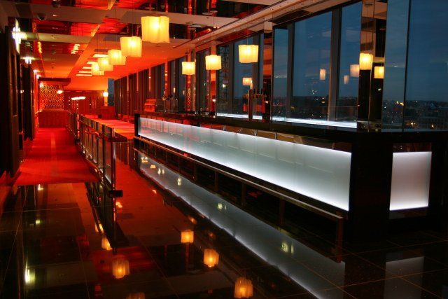 Hotel Hilton, Praha – farebná grafická iluminácia interiéru - Obrázok 3